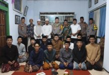 Giat Bulan Ramadan, Kapolres Tulungagung Tarawih Bersama Santri Ponpes Al Falah Trenceng