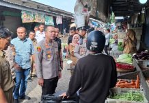 Kapolres Tulungagung Bersama Satgas Pangan Cek Harga Dan Ketersediaan Bahan Pokok Jelang Idul Fitri