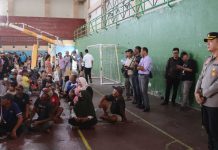 Kapolres Tulungagung, Tinjau Pengamanan Pembagian 3.000 Paket Zakat Mal K-Cunk Motor Di GOR Lembupeteng