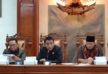 Komisi B DPRD Tulungagung Gelar Audiensi Bersama Dinas Perikanan Dan Perwakilan Nelayan Nener, Bahas Penurunan Harga Benur