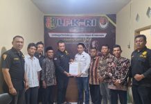 Warga Wonorejo 212 Minta Pendampingan LPK-RI Terkait Jalan Lingkar Waduk Wonorejo Yang Rusak Parah