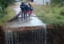 Akses Ke Pantai Molang Terputus, Jembatan Penghubung Ambruk Diterjang Banjir