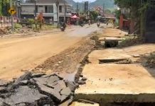 Aspal Terkelupas Di Ruas Sawo - Gambiran Viral, Dinas PUPR Tegaskan Tak Masuk Volume Proyek