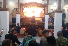 Meriah Bersih Desa Ngrendeng, Ribuan Warga Saksikan Wayang Kulit 