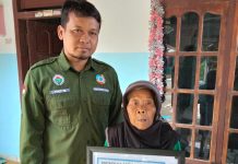 Pemdes Panggunguni Salurkan BLT Dana Desa Kepada Delapan KPM