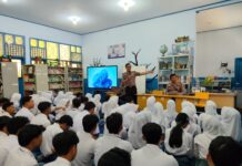 Polres Tulungagung Kenalkan Teknologi AI Kepada Pelajar, 180 Siswa SMAN 1 Kalidawir Ikuti Pembelajaran Interaktif